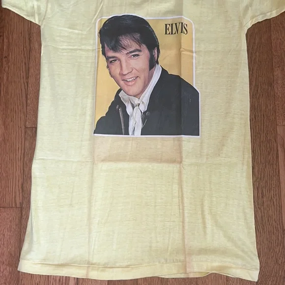 Elvis Presley Vintage concert T-shirt, yellow, banded short sleeve - Picture 6 of 6